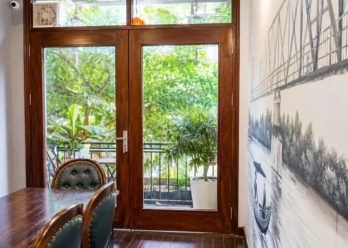 Awesome Hanoi Hostel & Travel